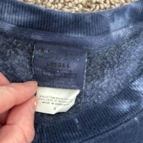 Champion Sweatshirt - Picture 4 of 10